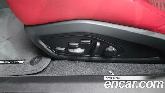 Porsche Taycan 2022 — Photo 18/36