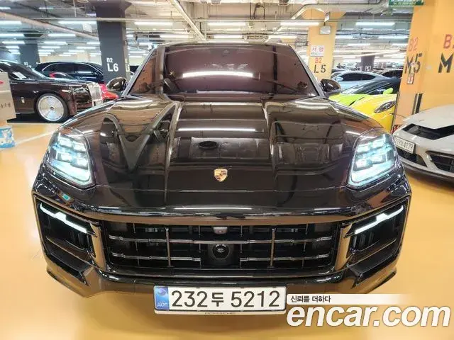 Porsche Cayenne 2025 — Photo 14/20