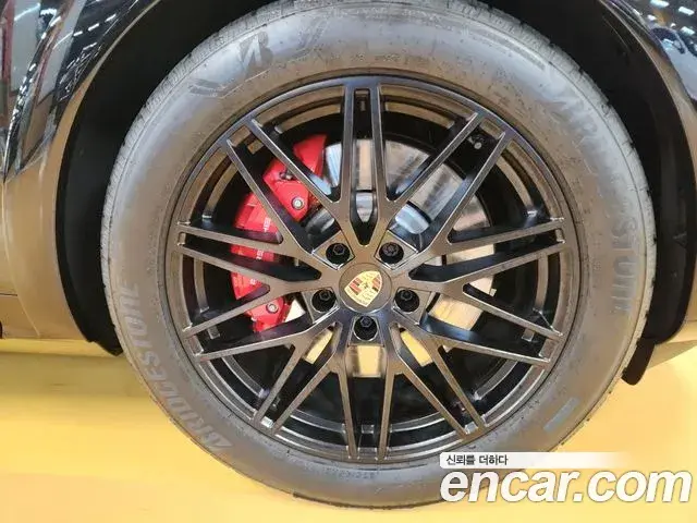 Porsche Cayenne 2025 — Photo 5/20