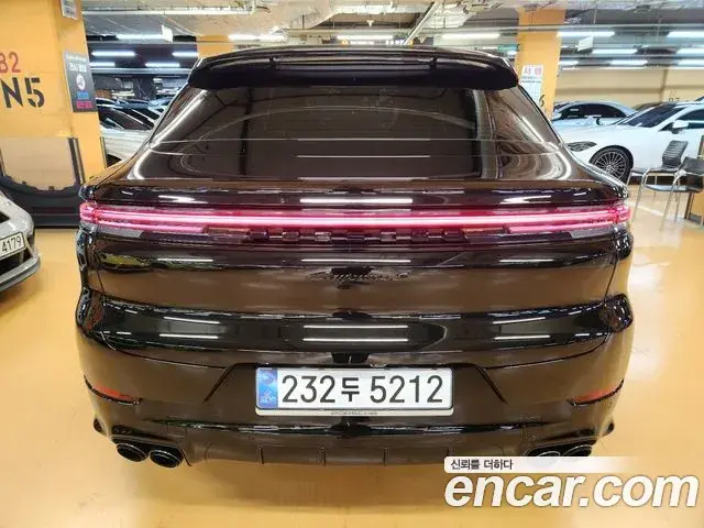 Porsche Cayenne 2025 — Photo 1/20