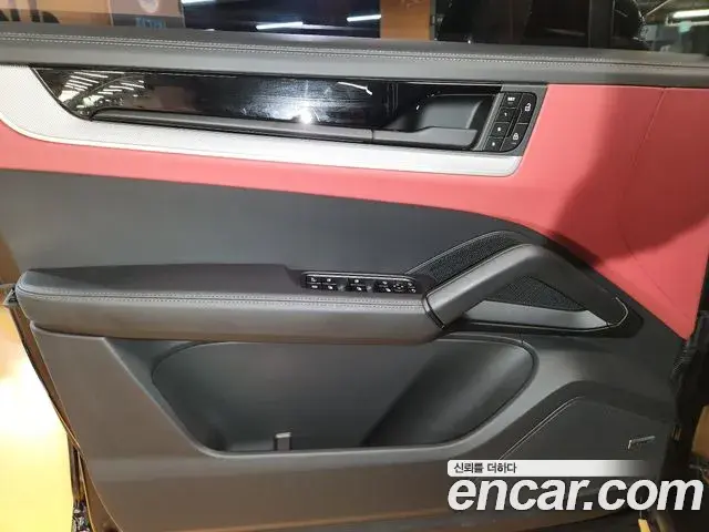 Porsche Cayenne 2025 — Photo 12/20