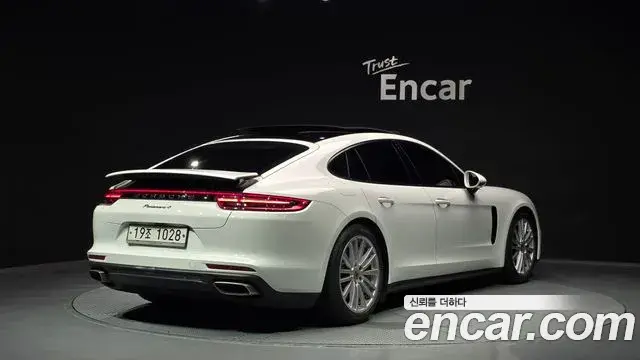 Porsche Panamera 2018 — Şəkil 17/20
