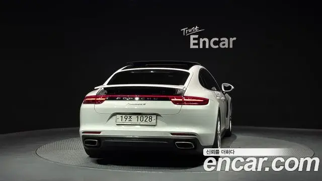 Porsche Panamera 2018 — Şəkil 6/20