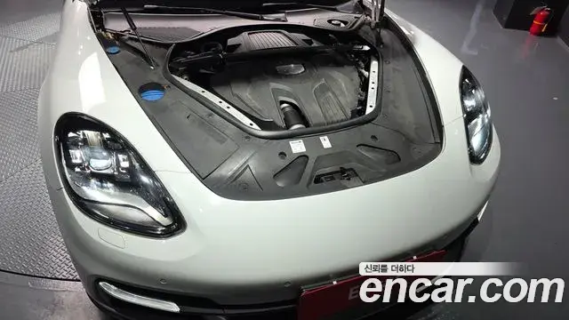 Porsche Panamera 2018 — Şəkil 19/20