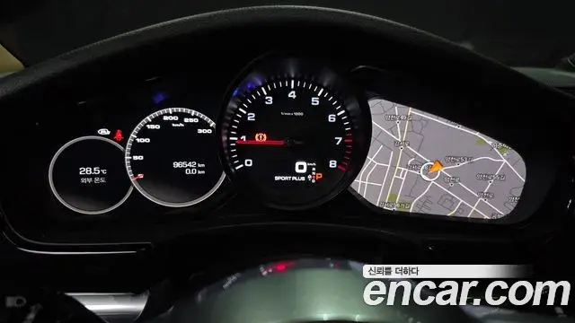 Porsche Panamera 2018 — Şəkil 7/20