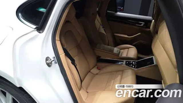 Porsche Panamera 2018 — Şəkil 12/20