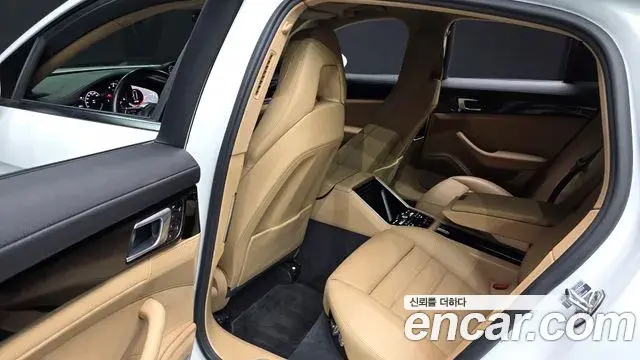 Porsche Panamera 2018 — Şəkil 8/20