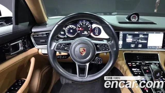 Porsche Panamera 2018 — Şəkil 11/20