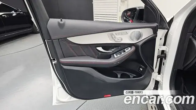Mercedes-Benz GLC-Class 2019 — Şəkil 8/30