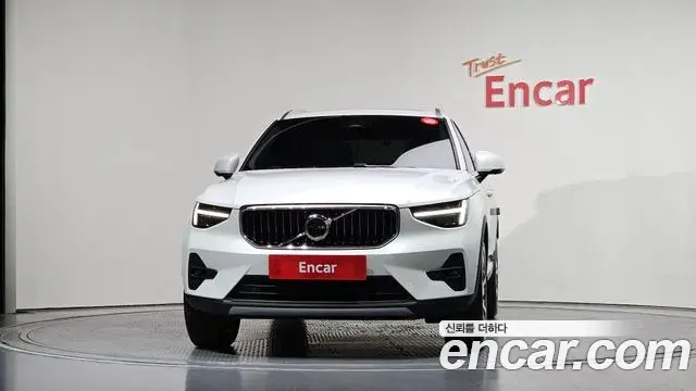 Volvo XC40 2024 — Şəkil 8/33