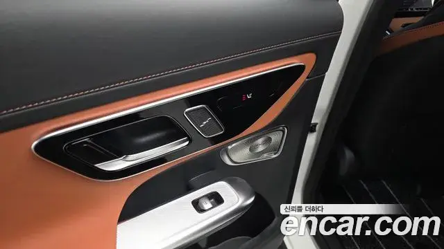 Mercedes-Benz GLC-Class 2025 — ფოტო 16/35