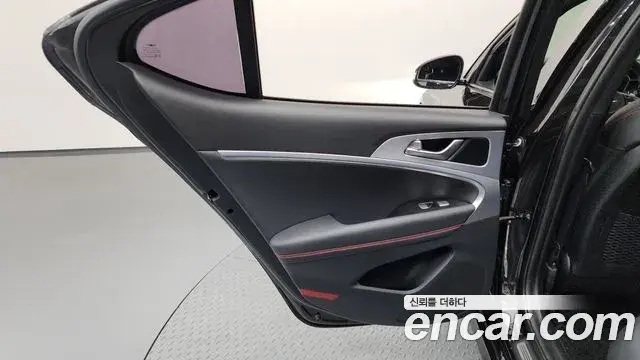 Genesis G70 2019 — Photo 20/36
