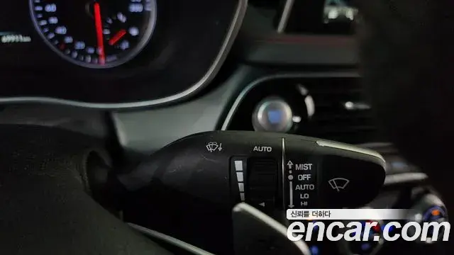 Genesis G70 2019 — Photo 9/36