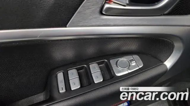 Genesis G70 2019 — Photo 5/36