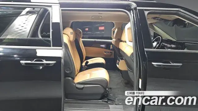 Kia Carnival 2023 — Фото 11/20