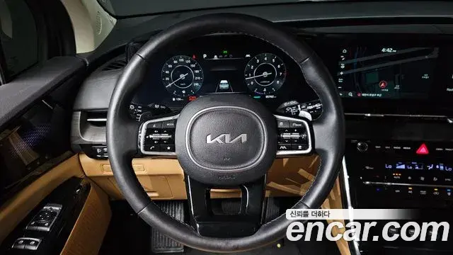 Kia Carnival 2023 — Фото 14/20