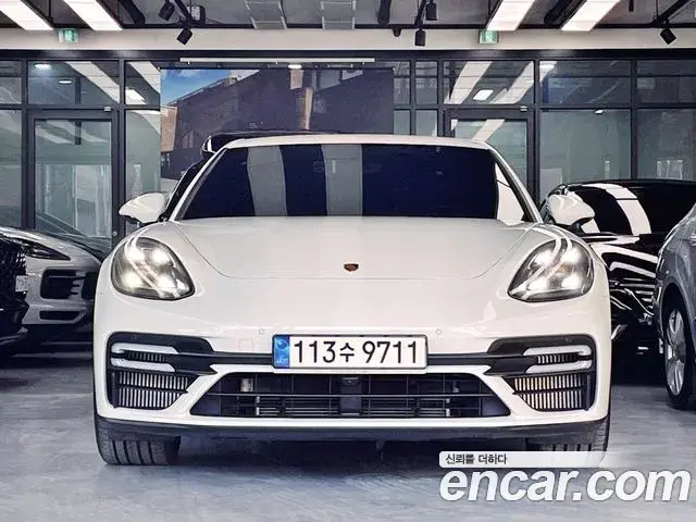 Porsche Panamera 2021 — Photo 1/20