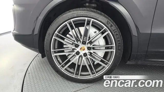 Porsche Cayenne 2020 — Şəkil 18/20