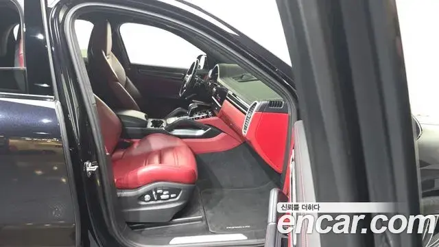 Porsche Cayenne 2020 — Şəkil 19/20