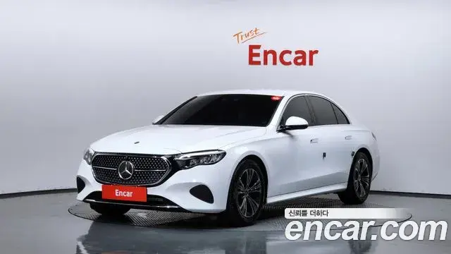 Mercedes-Benz E-Class 2024 — Şəkil 31/33