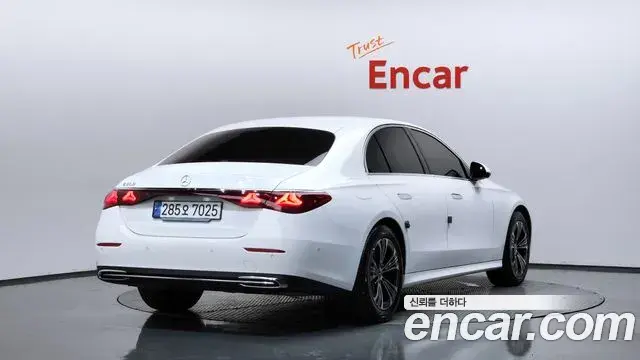Mercedes-Benz E-Class 2024 — Şəkil 10/33