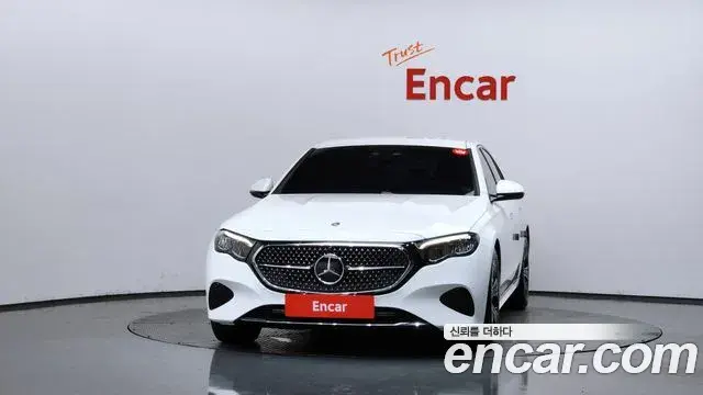 Mercedes-Benz E-Class 2024 — Şəkil 29/33