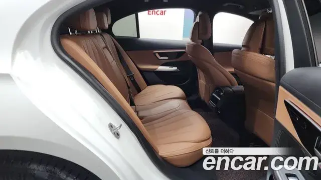 Mercedes-Benz E-Class 2024 — Şəkil 26/33