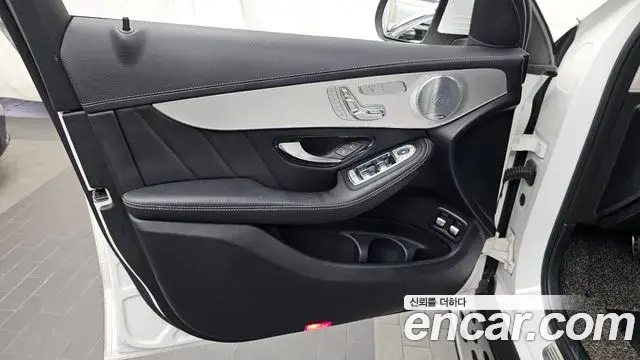 Mercedes-Benz GLC-Class 2018 — Şəkil 3/33