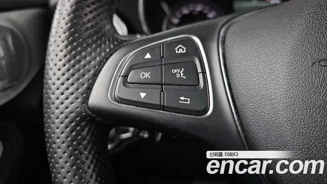 Mercedes-Benz GLC-Class 2018 — Şəkil 27/33