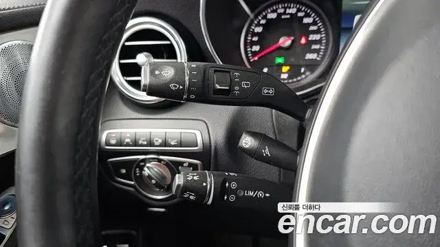 Mercedes-Benz GLC-Class 2018 — Şəkil 14/33