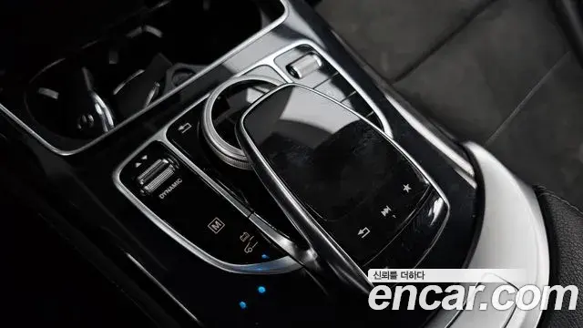 Mercedes-Benz GLC-Class 2018 — Şəkil 21/33