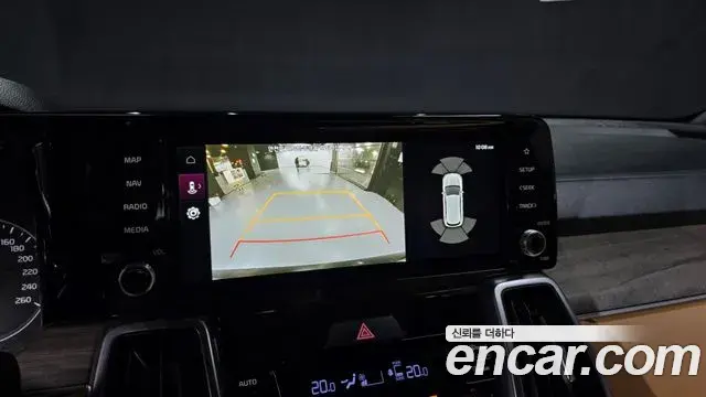 Kia Sorento 2023 — Photo 33/37