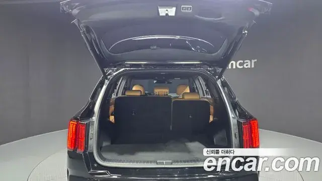 Kia Sorento 2023 — Photo 8/37