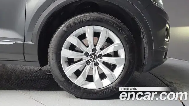 Volkswagen T-Roc 2021 — Şəkil 31/32