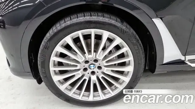 BMW X7 2022 — Photo 3/11