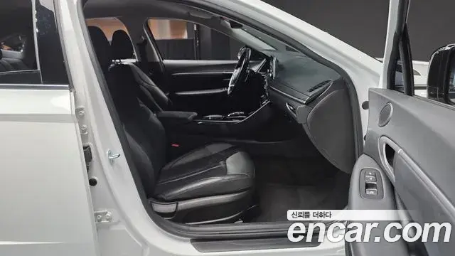 Hyundai Sonata Hybrid 2022 — ფოტო 14/20