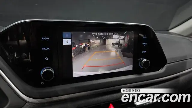 Hyundai Sonata Hybrid 2022 — ფოტო 17/20