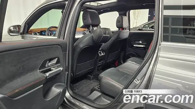Mercedes-Benz GLB-Class 2022 — Şəkil 13/31