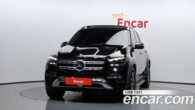 Mercedes-Benz GLE-Class 2025 — Photo 32/36