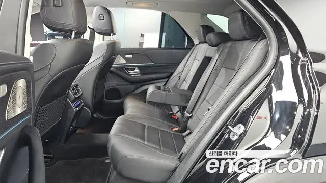 Mercedes-Benz GLE-Class 2025 — Photo 10/36