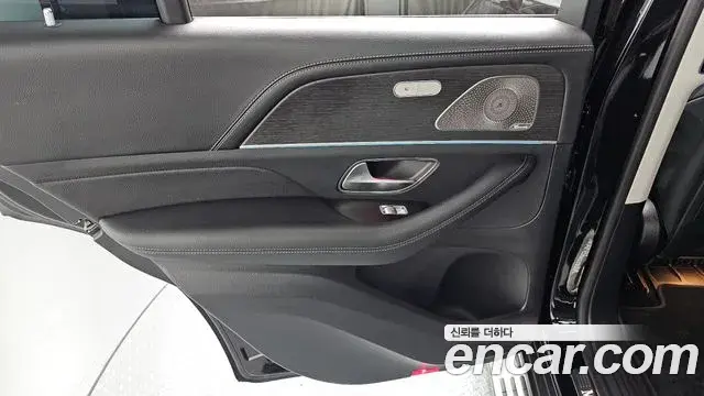 Mercedes-Benz GLE-Class 2025 — Photo 21/36