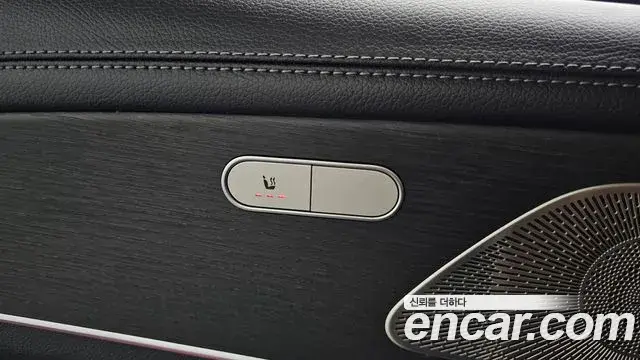 Mercedes-Benz GLE-Class 2025 — Photo 27/36