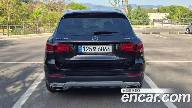 Mercedes-Benz GLC-Class 2022 — Şəkil 8/17