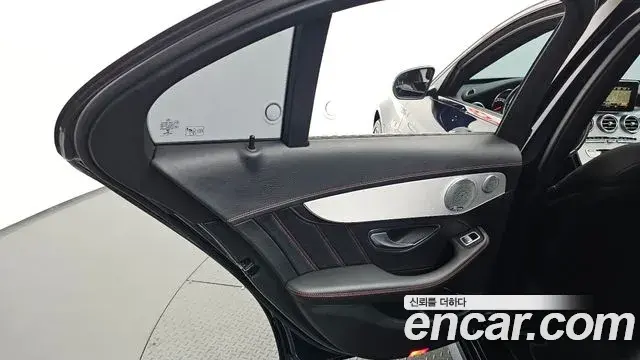 Mercedes-Benz C-Class 2018 — Şəkil 9/33