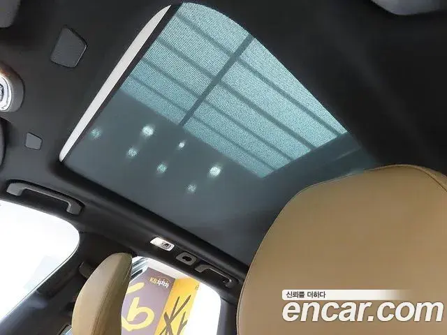 Volvo XC60 2021 — ფოტო 4/20