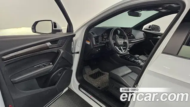Audi Q5 2022 — ფოტო 18/20