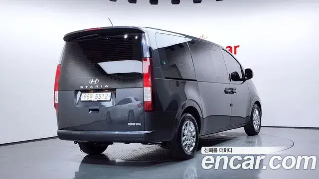 Hyundai Staria 2021 — Фото 2/20
