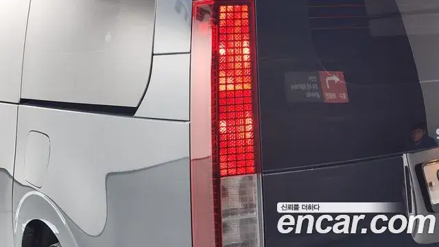 Hyundai Staria 2021 — Photo 10/32