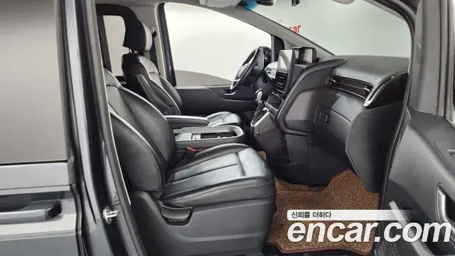 Hyundai Staria 2021 — Photo 22/32