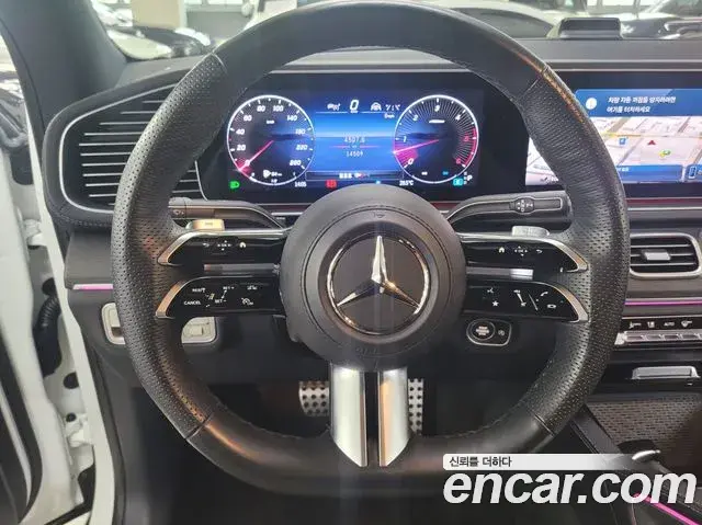 Mercedes-Benz GLE-Class 2024 — Photo 13/20